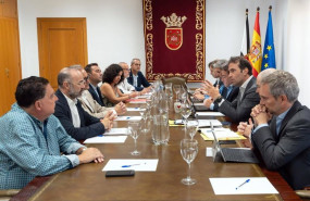ep el vicepresidente primero y ministro de economia comercio y empresa carlos cuerpo se reune con el