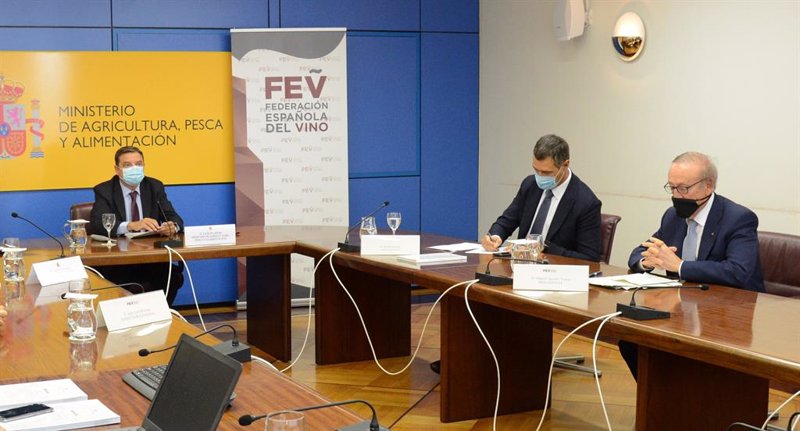 ep emilio restoy presidente de la fev y luis planas ministro de agricultura pesca y alimentacion