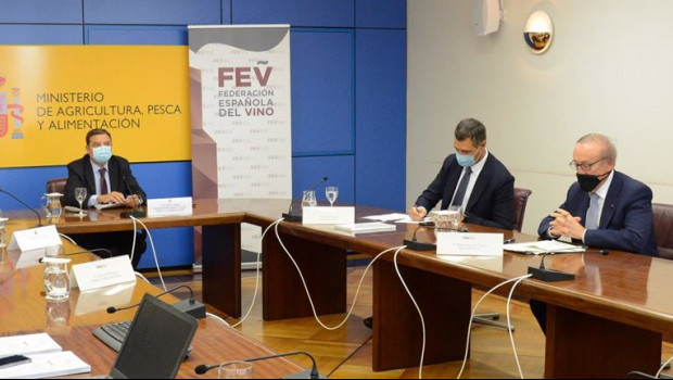 ep emilio restoy presidente de la fev y luis planas ministro de agricultura pesca y alimentacion
