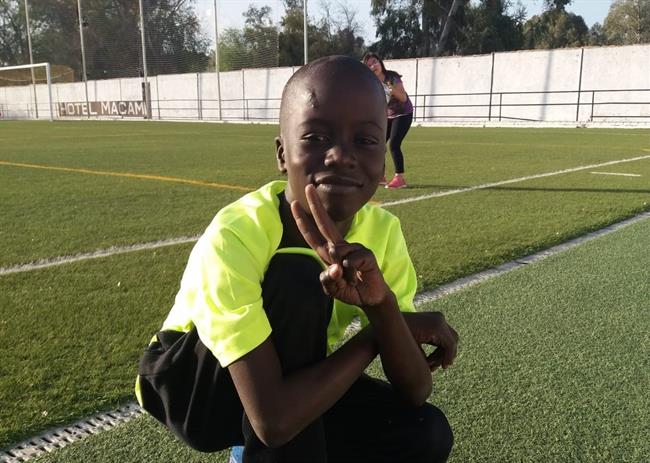 Fallou, uno de los niños del programa 'Viaje hacia la vida' | FUNDACIÓN TIERRA DE HOMBRES ep fallou unolos ninosprograma viajela vida