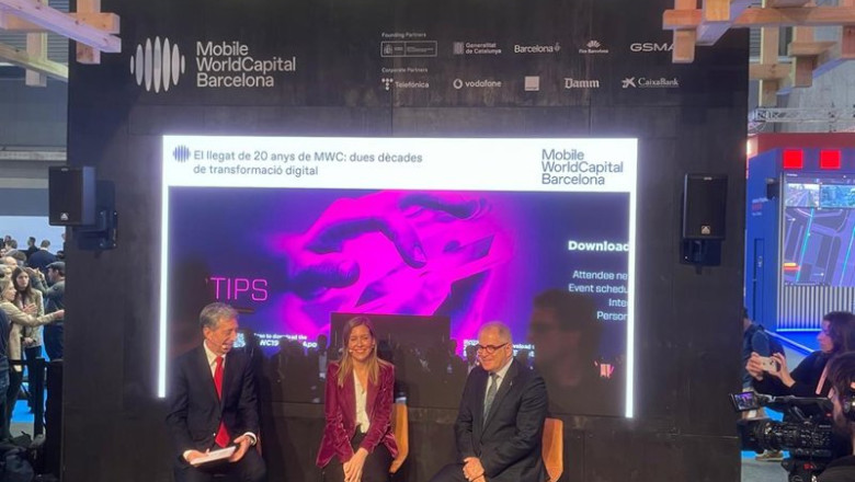 La secretaria de Políticas Digitales, Maria Galindo, el teniente de alcalde de Economía de Barcelona, Jordi Valls, y el consejero delegado de MWCapital, Francesc Fajula. | EUROPA PRESS ep la secretaria de politicas digitales maria galindo el teniente de alcalde de economia de