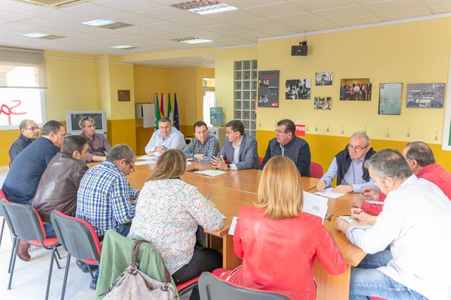 ep los dirigentes socialistassu reunionla mesaaguaejido