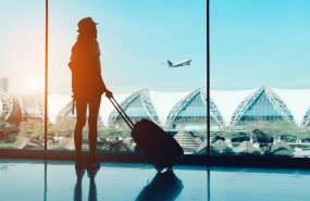 ep una mujer en el aeropuerto