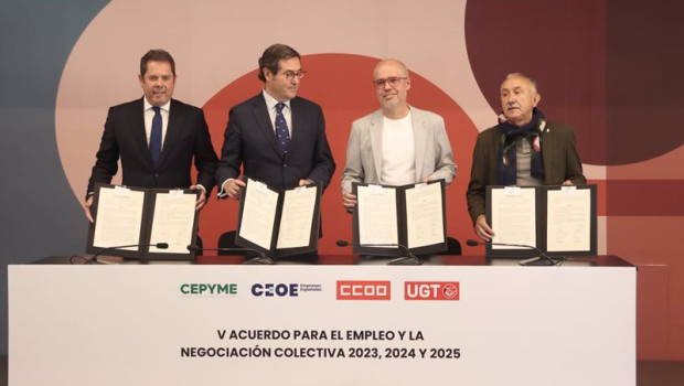 ep archivo   de izda a dcha el presidente de cepyme gerardo cuerva el presidente de ceoe antonio
