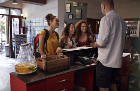 ep archivo   las reservas hoteleras en espana crecen un 34 para el puente de mayo con una alza del