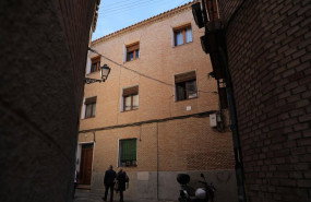 ep archivo   portales de vecinos en el casco historico en toledo