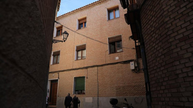 Archivo - Portales de vecinos en el casco histórico en Toledo. | Isabel Infantes - Europa Press - Archivo ep archivo portales de vecinos en el casco historico en toledo