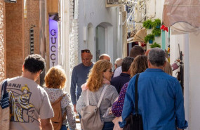 ep archivo   turistas en marbella