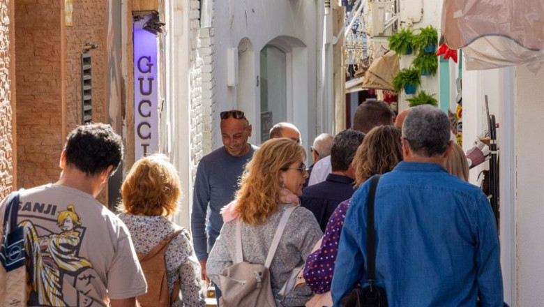 ep archivo turistas en marbella ep archivo turistas en marbella