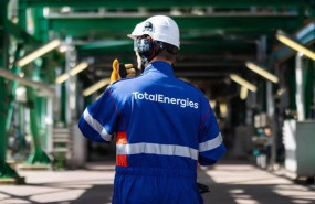 ep archivo   un trabajador de totalenergies