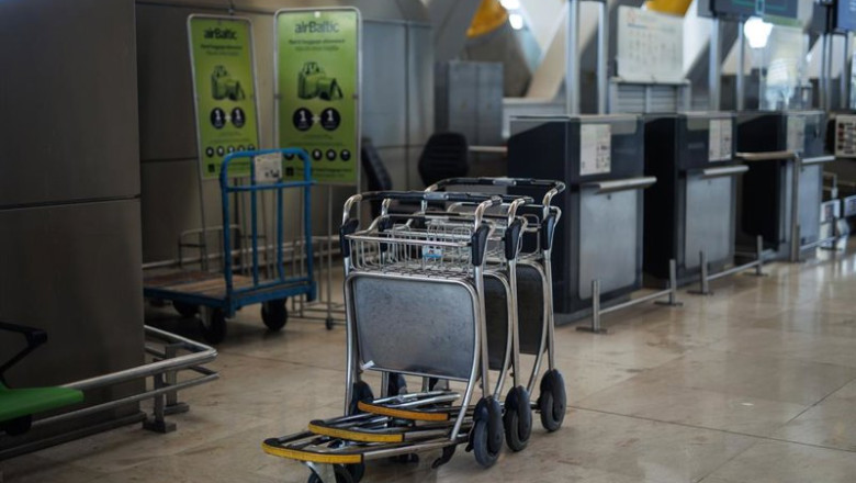 Archivo - Varios carritos en la terminal 4 del Aeropuerto Adolfo Suárez Madrid-Barajas, a 24 de julio de 2024, en Madrid (España). | Alejandro Martínez Vélez - Europa Press - Archivo ep archivo varios carritos en la terminal 4 del aeropuerto adolfo suarez madrid barajas a 24 de