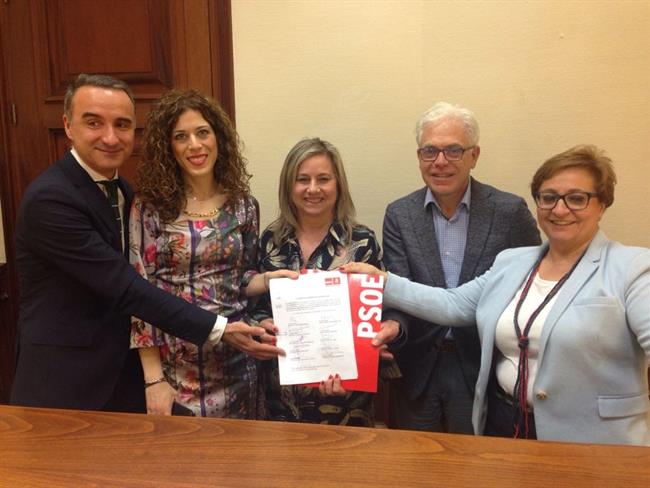 Diputados socialistas en el registro del Congreso | PSOE ep diputados socialistasregistrocongreso