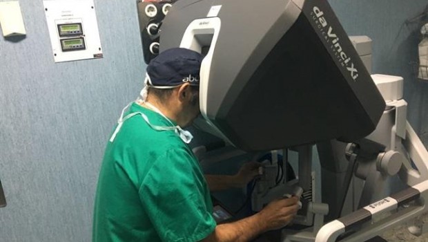 ep doctor utilizandorobot da vinci x