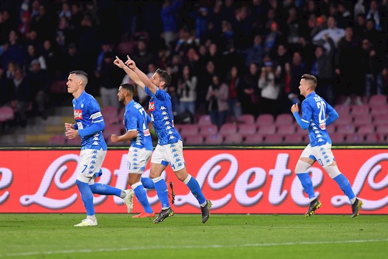ep dries mertens celebra un gol con el napoles