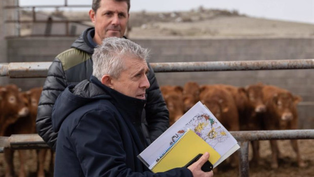 ep el consejero de agricultura ganaderia y alimentacion del gobierno de aragon angel samper