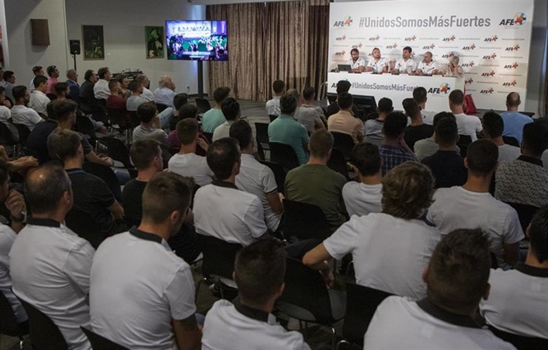 ep jugadores de segunda b y tercera se reunen con afe en madrid