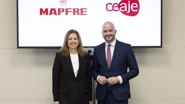 ep la ceo de mapfre iberia elena sanz y el presidente de ceaje fermin albaladejo