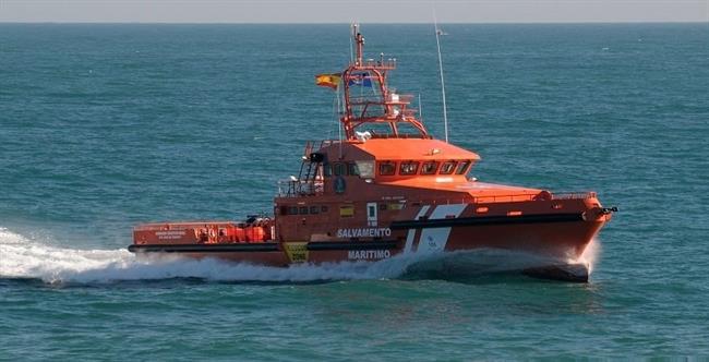 La embarcación Concepción Arenal que ha rescatado a las tres personas | EUROPA PRESS/ SALVAMENTO MARÍTIMO ep la embarcacion concepcion arenalha rescatadolas tres personas
