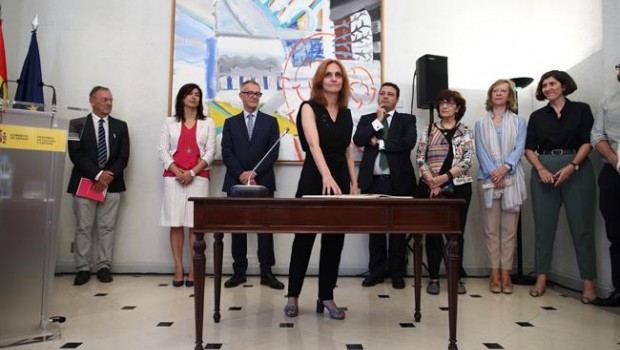 ep la nueva directora generalicaa beatriz navas toma posesionsu cargo