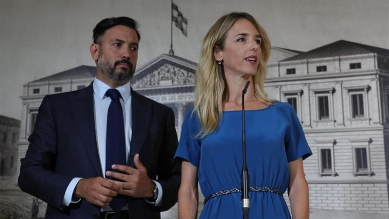 La portavoz del PP en el Congreso, Cayetana Álvarez de Toledo, durante la rueda de prensa antes de la reunión de la Diputación Permanente del Congreso. | Jesús Hellín - Europa Press ep la portavoz del pp en el congreso cayetana alvarez de toledo durante la rueda de prensa antes de