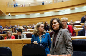 ep la vicepresidentas tercera y segunda nadia calvino i y carmen calvo durante la primera sesion de