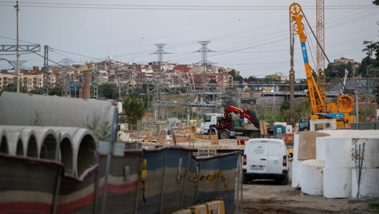 ep lugar donde se ha producido el socavon a 22 de julio de 2026 en barcelona catalunya espana adif