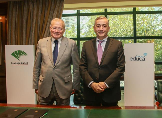 Manuel Azuaga Unicaja Banco con Carlos Ocaña director general Funcas | UNICAJA BANCO ep manuel azuaga unicaja bancocarlos ocana director general funcas
