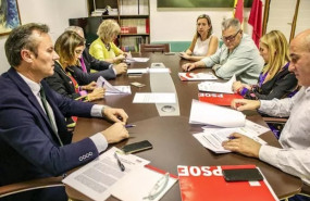 ep miembros de las comisiones negociadoras de prc y psoe en el parlamento de cantabria imagen de una