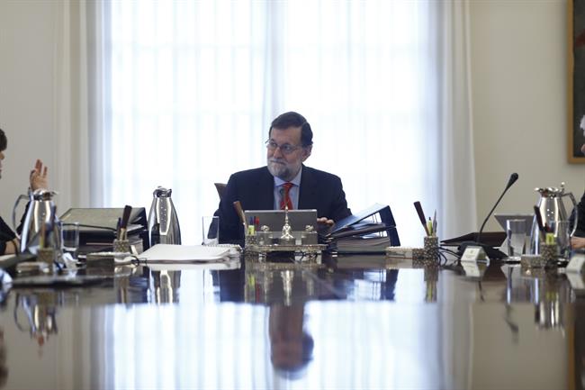 Rajoy preside la reunión del Consejo de Ministros | EUROPA PRESS - Archivo ep rajoy presidereunionconsejoministros