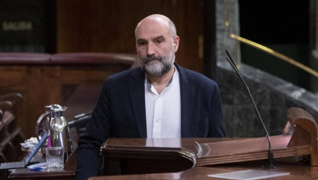 ep archivo   el diputado por la circunscripcion de la coruna nestor rego en el pleno del congreso de