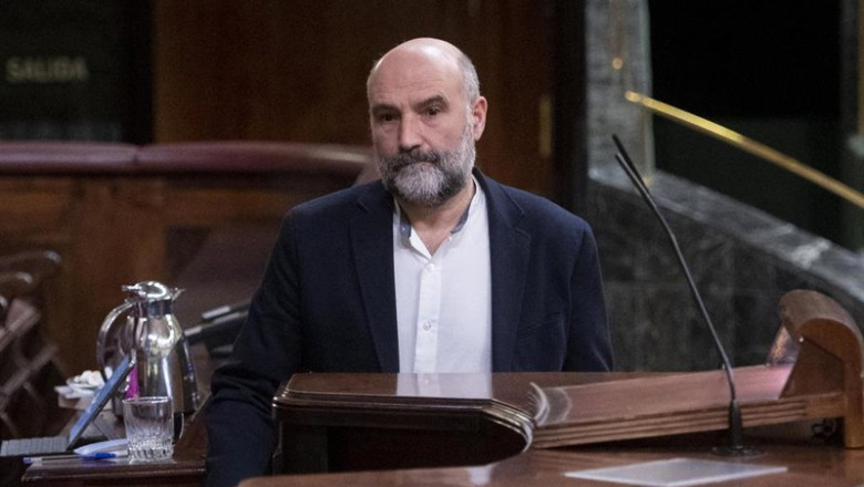 ep archivo   el diputado por la circunscripcion de la coruna nestor rego en el pleno del congreso de
