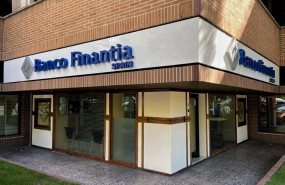 ep archivo   entrada a una oficina de banco finantia spain bfs en madrid espana a 14 de octubre de