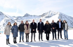 ep autoridades andorranas y los representantes de onu turismo en las pistas de grandvalira