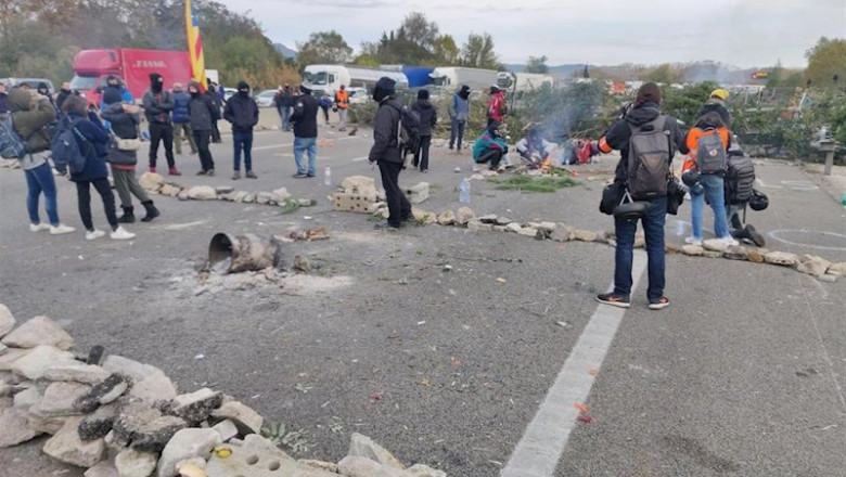 ep barricadas en la ap-7 a la altura de salt girona en una protesta convocada por tsunami democrtic