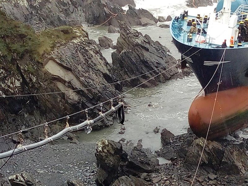ep el blue star ya tiene habilitadas las mangeras para la extraccion del combustible a tierra ep el blue star ya tiene habilitadas las mangeras para la extraccion del combustible a tierra