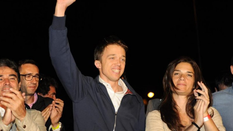 El candidato de Más Madrid a la Presidencia de la Comunidad de Madrid, Íñigo Errejón, declara tras conocer los resultados de las elecciones del 26M, acompañado, a su izquierda, de la portavoz de Podemos en la Asamblea de Madrid y número dos de la lista de | Alberto Paredes - Europa Press - Archivo ep el candidato de mas madrid a la presidencia de la comunidad de madrid inigo errejon declara tras