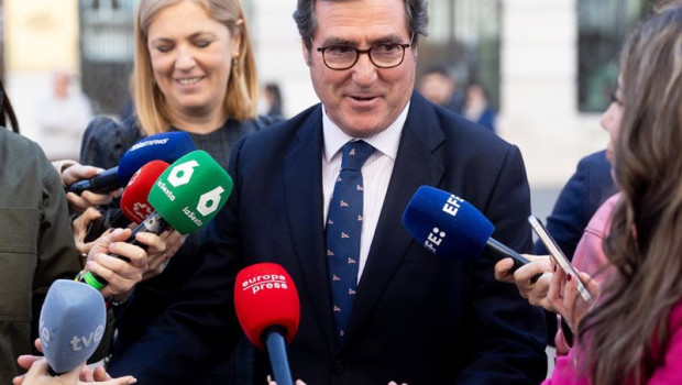 ep el presidente de ceoe antonio garamendi atiende a los medios a su llegada al acto del premio al
