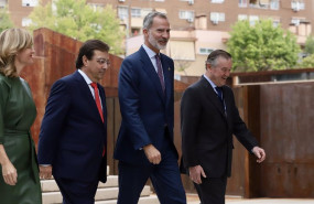 ep el rey felipe vi junto al presidente de la junta de extremadura guillermo fernandez vara el