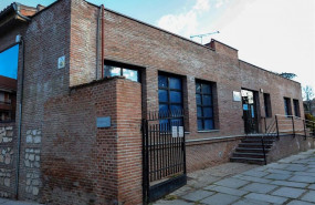 ep entrada del centro de mayores de valdemoro al que acudia un hombre que ha fallecido con