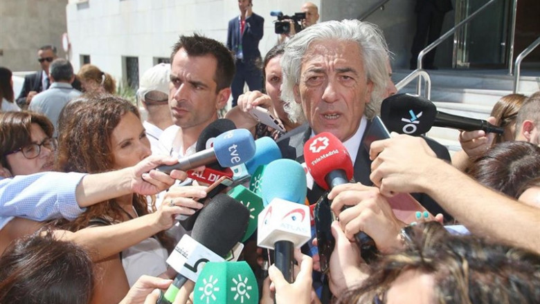 Francisco Torres, abogado de la familia de Gabriel Cruz -el niño asesinado en febrero de 2018 en el municipio almeriense de Níjar- en declaraciones a la prensa después de salir de la Audiencia de Almería | Rafael González - Europa Press ep francisco torres abogado de la familia de gabriel cruz -el nino asesinado en febrero de 2018 en