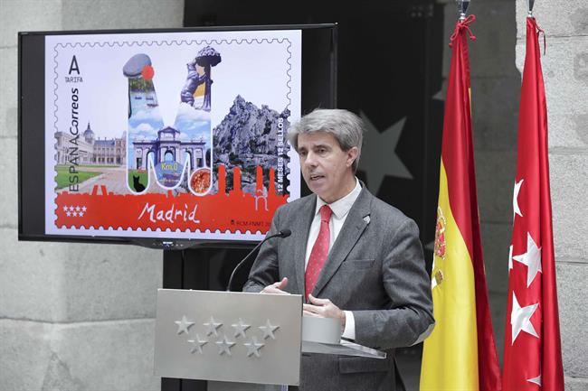 Garrido Presenta El Sello De Correos Dedicado A La Provincia De Madridel Conseje | COMUNIDAD DE MADRID - Archivo ep garrido presentasellocorreos dedicadola provinciamadridel conseje