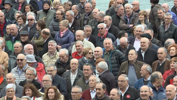 ep imagenes de una concentracion llevada a cabo por personas jubiladas en bilbao para criticar la