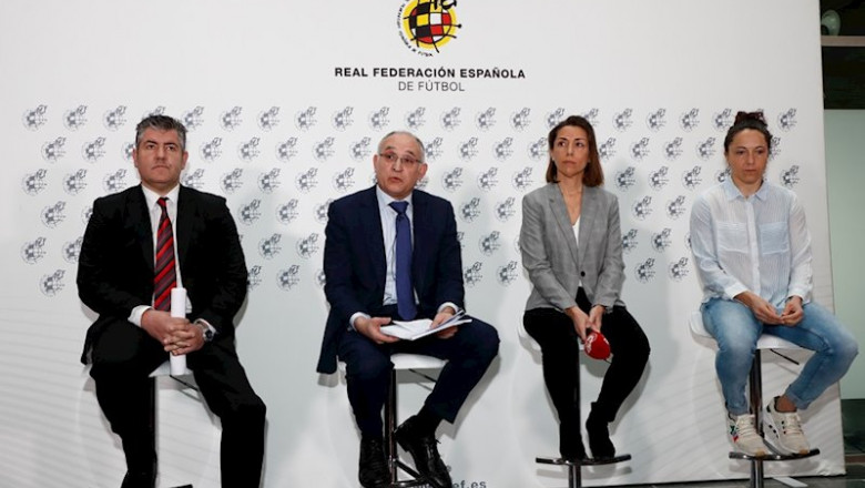 ep inaki mikeo izda en una comparecencia de prensa junto a andreu camps elvira andres y laura del ep inaki mikeo izda en una comparecencia de prensa junto a andreu camps elvira andres y laura del
