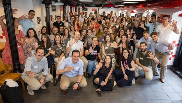 ep jovenes profesionales amchamspain programa yln en un five guys en madrid