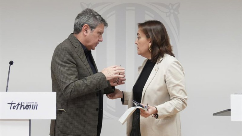 La consellera de Territorio, Sílvia Paneque, y el secretario de Estado de Transportes, José Antonio Santano. | DAVID ZORRAKINO-EUROPA PRESS ep la consellera de territorio silvia paneque y el secretario de estado de transportes jose antonio