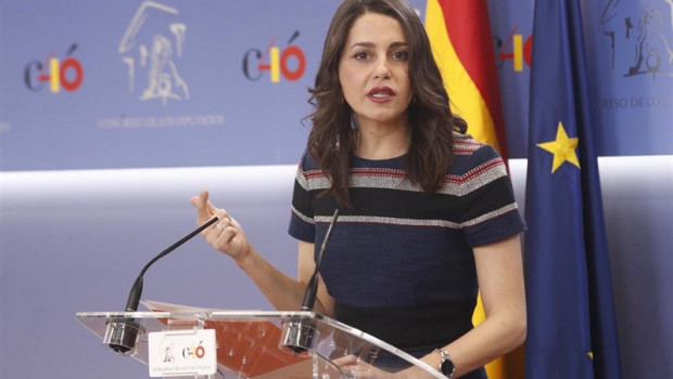 ep la portavoz nacionalciudadanos ines arrimadas en ruedaprensala reunionla juntaportavocescongresolos diputados
