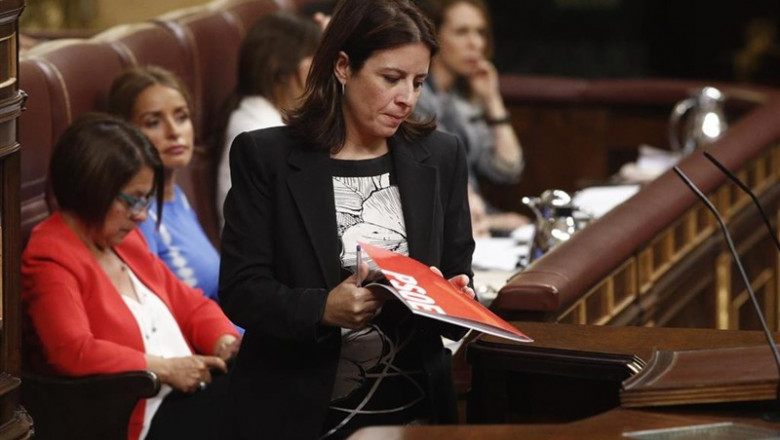La portavoz del PSOE en el Congreso de los Diputados, Andriana Lastra antes de su discurso previo a la segunda votación para la investidura del candidato socialista a la Presidencia del Gobierno. | Eduardo Parra - Europa Press ep la portavozpsoecongresolos diputados andriana lastradediscurso previola segunda votacionla investiduracandidato socialistala presidenciagobierno