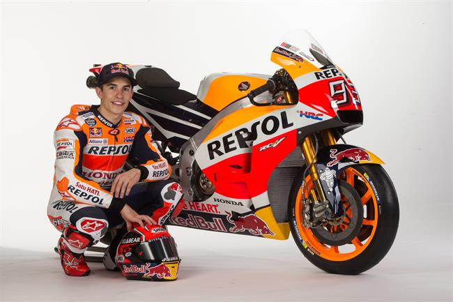 Marc Márquez posa con su Honda | FRIEDEMANN KIRN ep marc marquez posasu honda