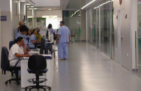 ep pasillo principal de la uci del hospital de valme de sevilla