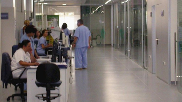ep pasillo principal de la uci del hospital de valme de sevilla